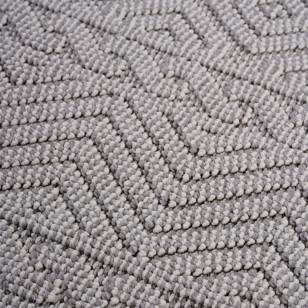 Guros - 6' X 9' Geometric Indoor / Outdoor Area Rug - White