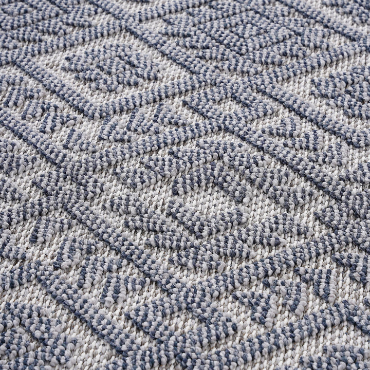 Guros - 8' X 10' Traditional Indoor / Outdoor Area Rug - White / Gray