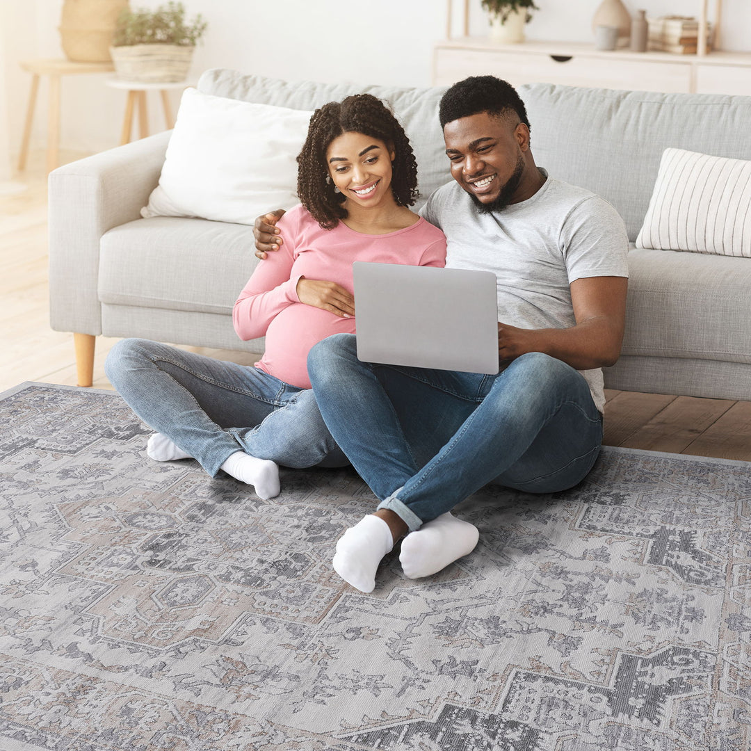 Marfi - 6' X 9' Oriental Area Rug - Ivory / Beige