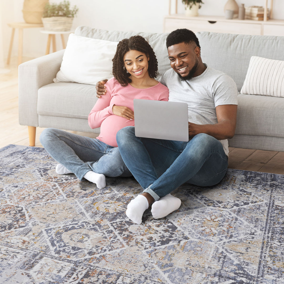 Payas - 5' X 7' Traditional Area Rug - Multi